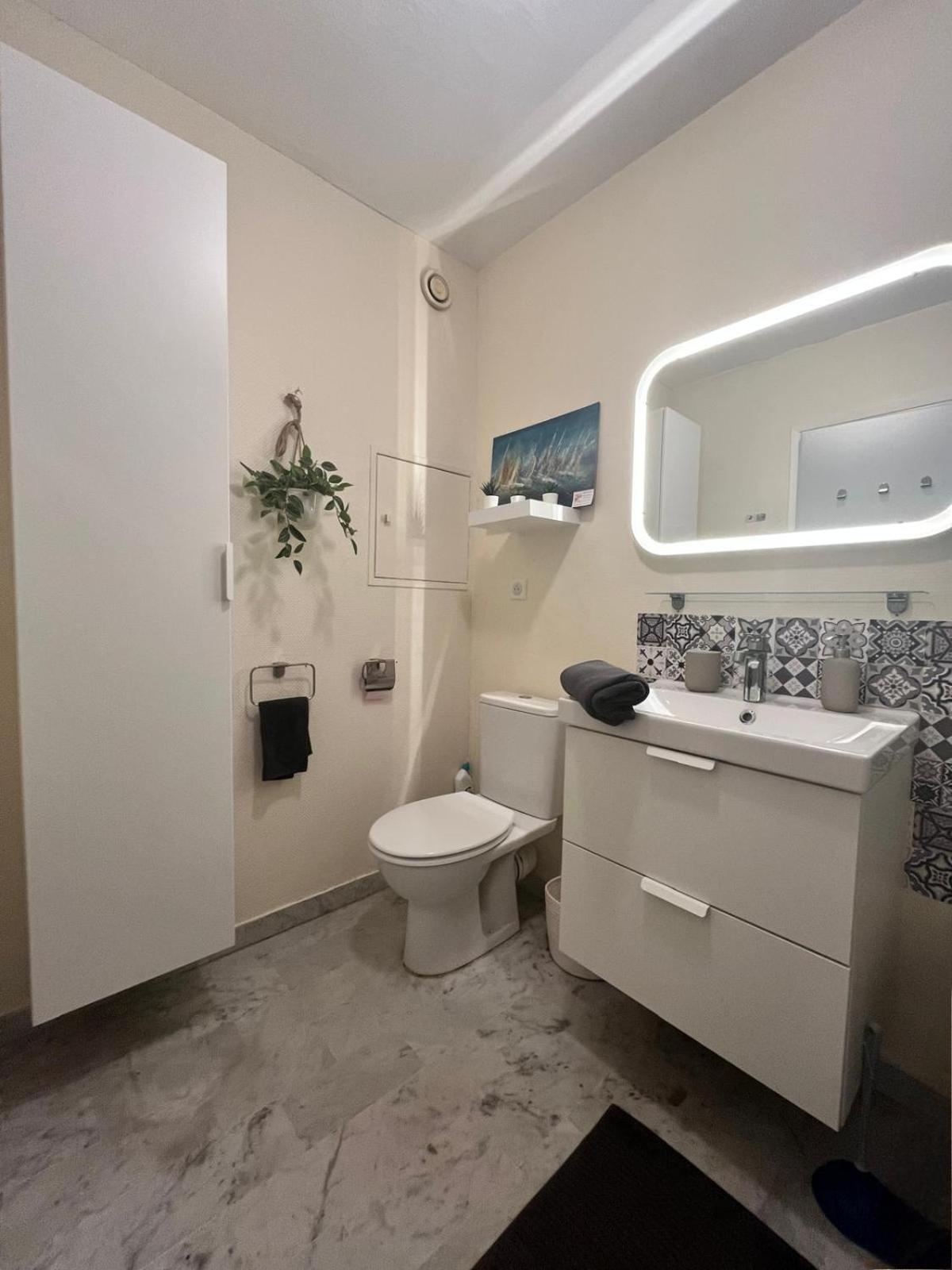 Grand Studio Localisation Ideale Antibes Exterior foto